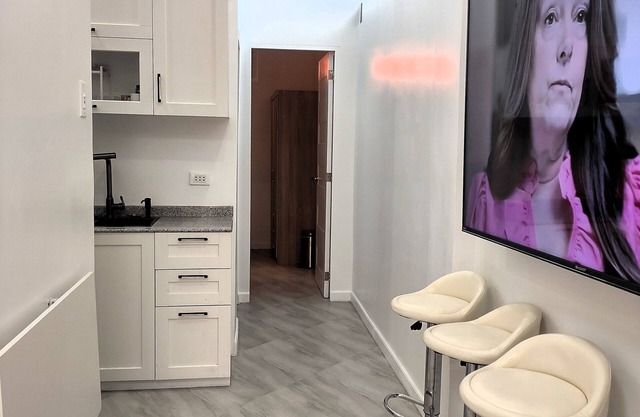 New Furn 1 Br/1 Bath/Kitchen, Manila-Univ Belt, AC, Hot water, Wifi, Netflix -u2