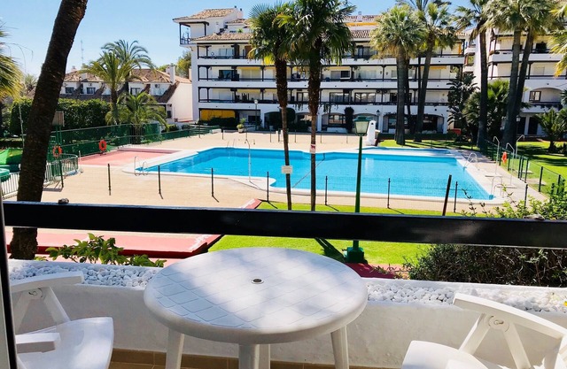 New Golden Mile, near de beach