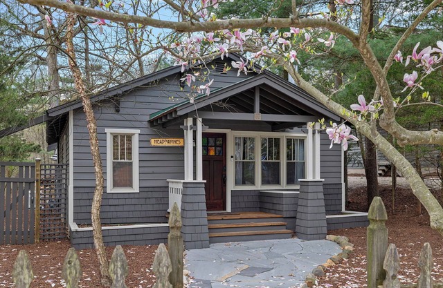 New! Juniper Presents: Fabulous Cottage w/Fire Pit – Walk to Lake MI Beaches