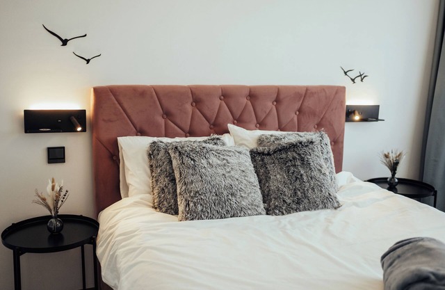 !NEW! Lakeview stay, stunning sunrises