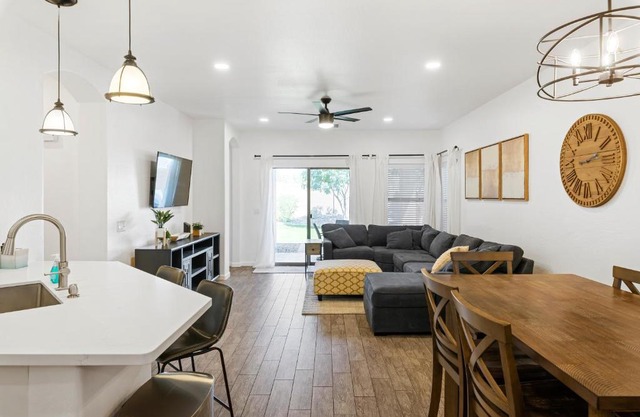 New Listing! Game Room, Putting Green, Minutes to Bell Bank Park