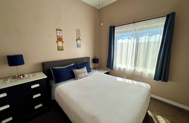 New Listing- Monument View Guesthouse; Rural Fruita Biking Retreat!