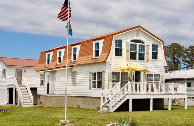 New Listing! Osocozy. Waterfront home on the Indian River Bay. Lovely views!