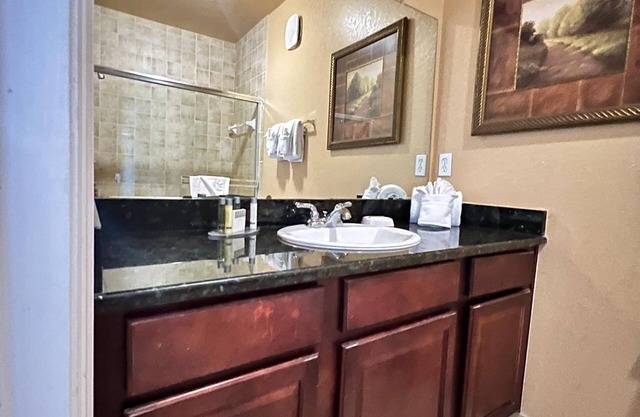 New Listing! Tuscana Resort, 11mi to Disney & 18mi to Universal - FS381873