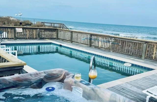 NEW Lux Oceanfront, Pool, Hot Tub, Deck, Game Room Arcade, Bikes, Loaded