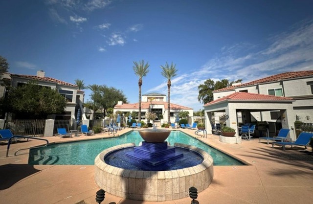 New Luxurious Condo 2BD/2BA w/Pool, Gym, and Suana