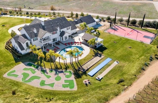 * NEW Luxury Celebrity Vineyard Estate Temecula *