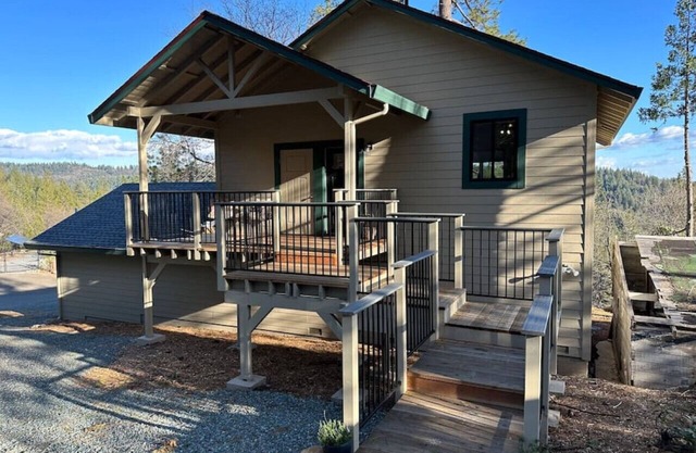 New Modern Home-Valley View-Central