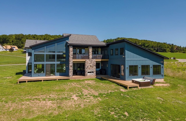 New! Namastay at the Lake: Lake Access, Indoor Pool, Dogs Ok, Hot Tub!