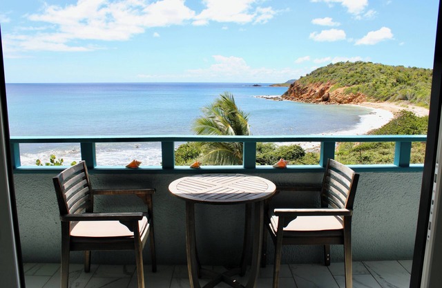 NEW- Peace of Paradise - Waterfront Condo