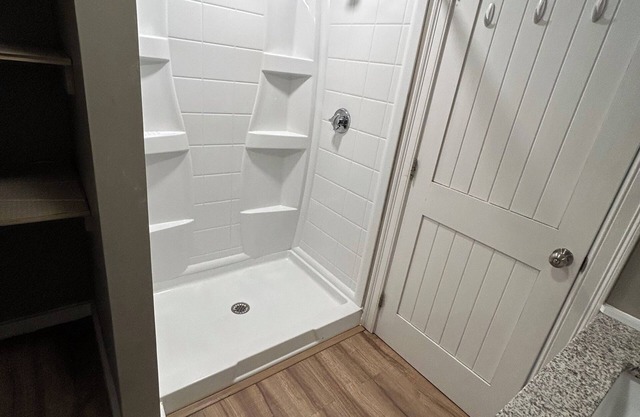 New renovation! 2 bedroom GREAT convenient newport walking location.