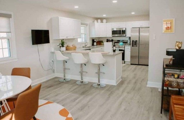 NEW! Serene Getaway ~ Near Hanes Mall and WFU. Fire Pit, Games & Ping-Pong.