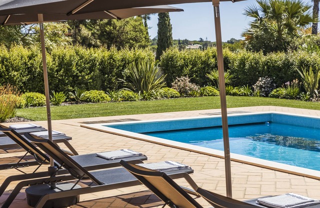 NEW ! Stunning ! Villa with 5 Bedroom close to Campus and the Shack