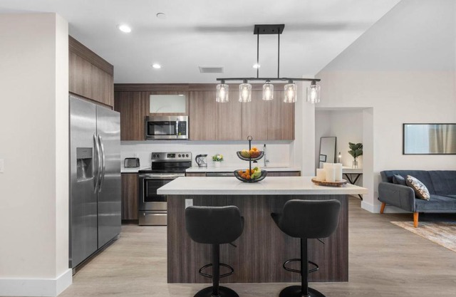 New stylish condo in Hollywood