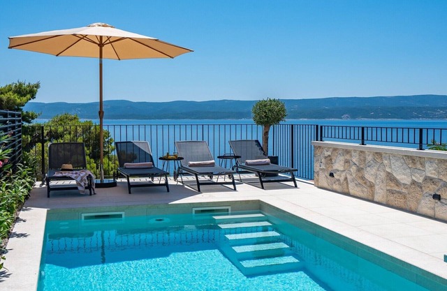 NEW! Villa Dattero -private Pool, Jacuzzi, Sauna, Media room