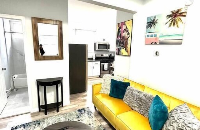 Newly 5 Star 2 Beds 1 Bath Perfect Short term Rental
