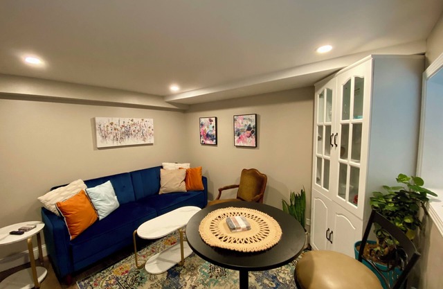 Newly Built, Bright Garden Studio in Oak Park.