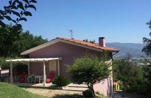 Newly built villa immersed in the oak, pine and strawberry tree woods