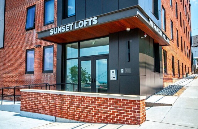 Newly furnished 1 bed, 1 bath. Views of the whole city!