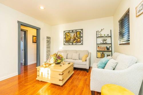 Newly Remodeled 3B2B House