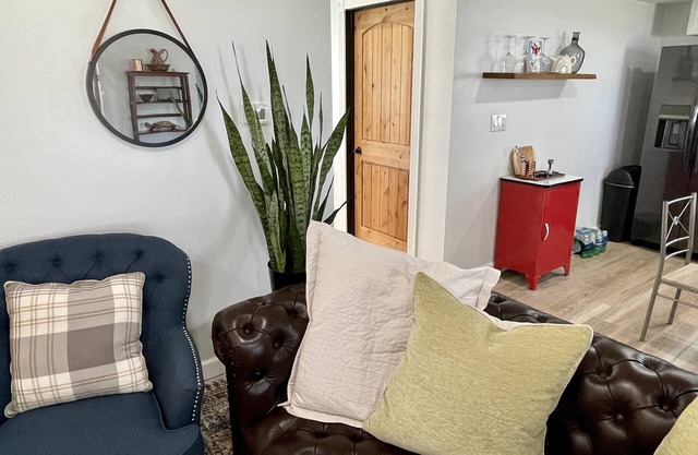 Newly remodeled, cheerful 4bd home on 3 acres!