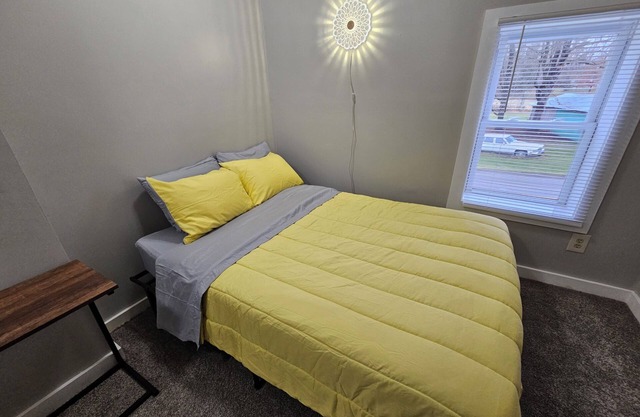 Newly Renovated 2-bedroom Farmhouse with WiFi, AC in Cooperstown/Middlefield.