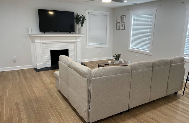 Newly renovated 2 bed unit