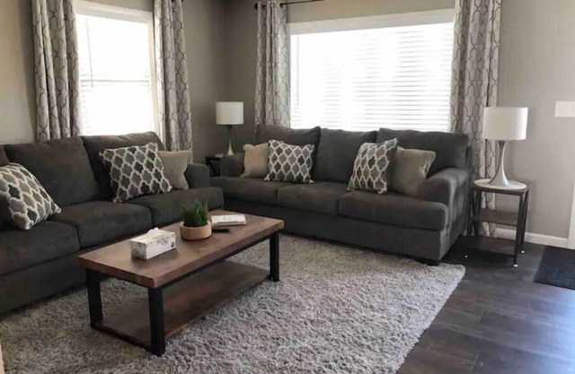 Newly Renovated, 2 King Beds, 2 Baths, Office