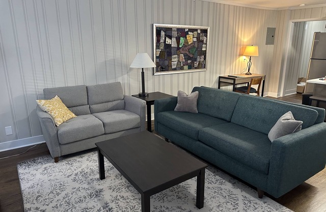 Newly Renovated 2BR near Downtown/Duke/NCCU/DPAC! Long Term Stays Welcome!