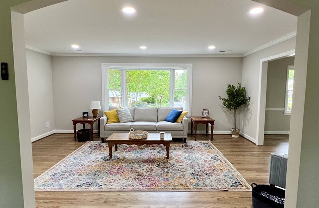 Newly renovated 3 Bed 2 Bath house near downtown, WF University, and Reynolda.