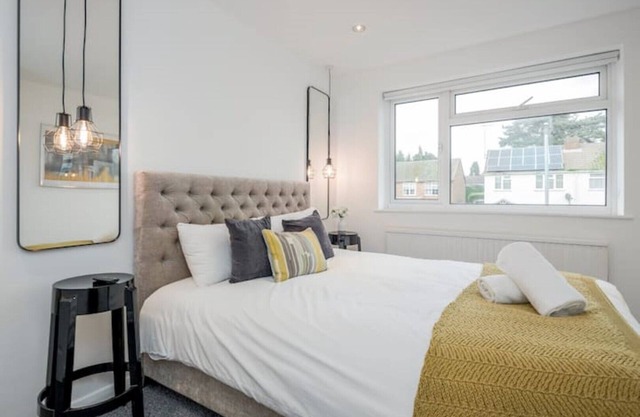 Newly renovated 5 Bed Stylish house