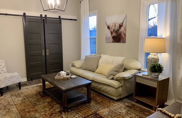 Newly Renovated and Ideally Located Near Campus and Downtown. High speed Wifi