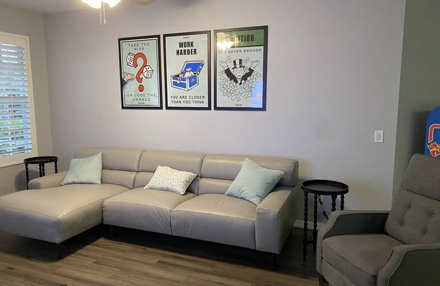 Newly renovated condo close to beach