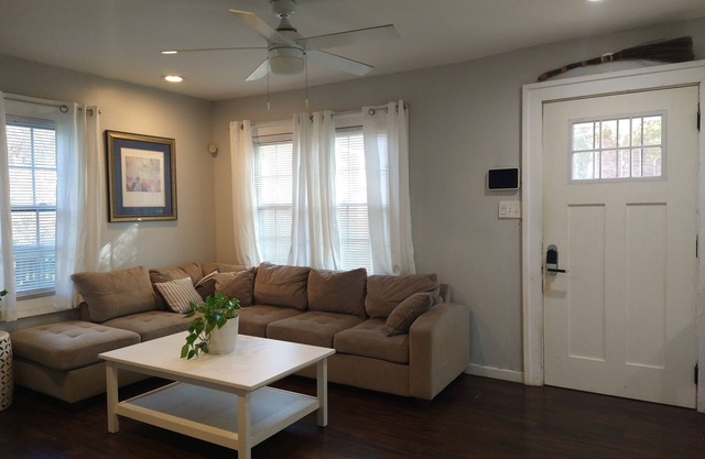 Newly renovated multi-unit City Gingerbread House near Hartfield-Jackson Airport