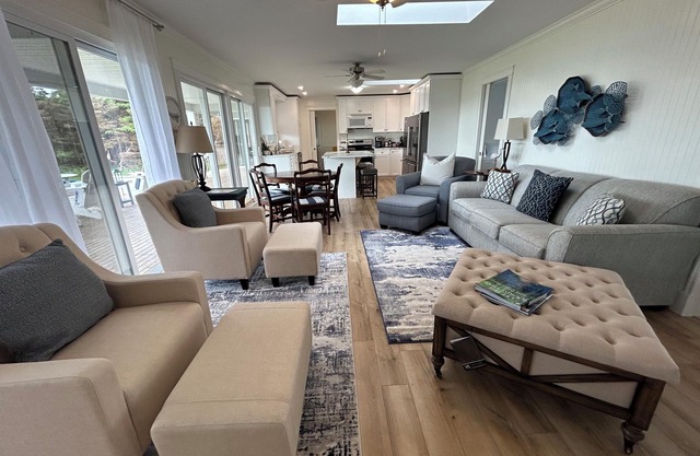 Newly Renovated North Shore Oceanfront Cottage In Savage Harbour