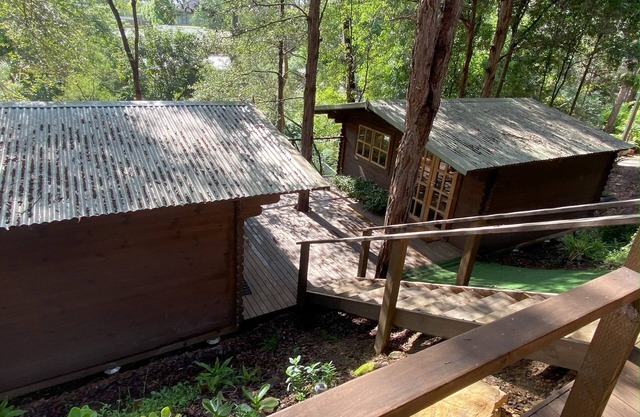 nFamily twin cabin in quiet bush setting, 5 mins walk to shops, train and park