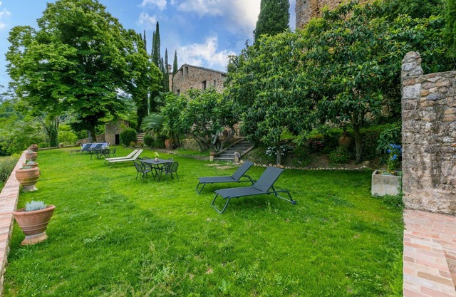 Nice apartment for 10 guests with WIFI, TV, patio, pets allowed, panoramic view and parking