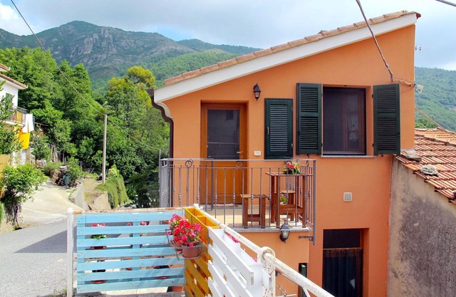 Nice apartment for 4 people with WIFI, TV, patio, pets allowed, panoramic view and parking