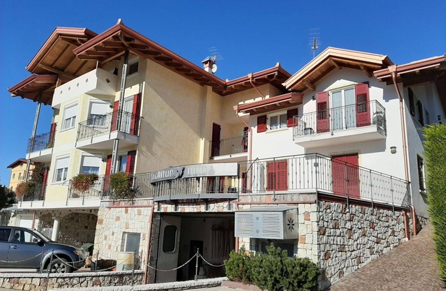 Nice apartment for 4 people with WIFI, TV, terrace, pets allowed and parking
