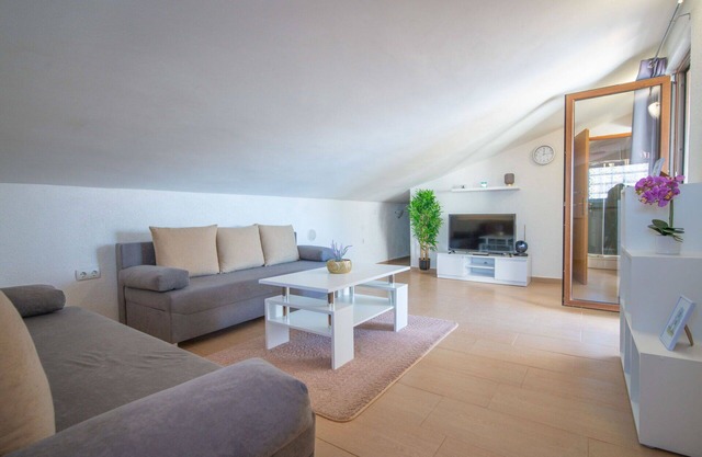 Nice apartment for 4 people with A/C, WIFI, TV, terrace and parking