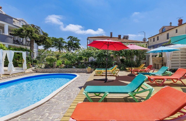 Nice apartment for 5 guests with WIFI, pool, A/C, TV, terrace and parking