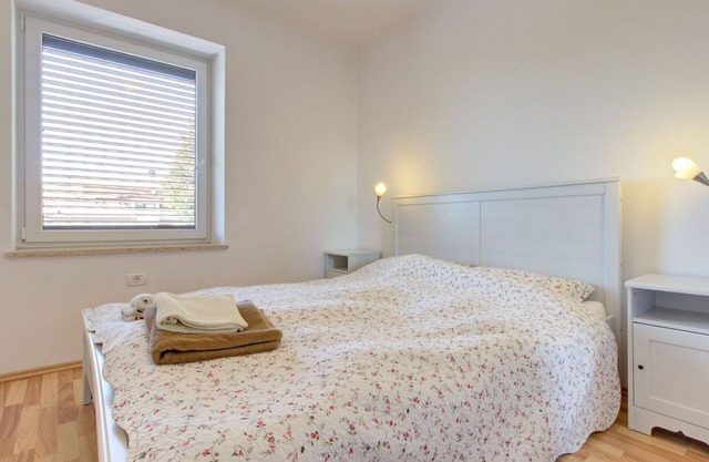 Nice apartment for 6 guests with A/C, WIFI, pool, balcony, pets allowed, panoramic view and park.