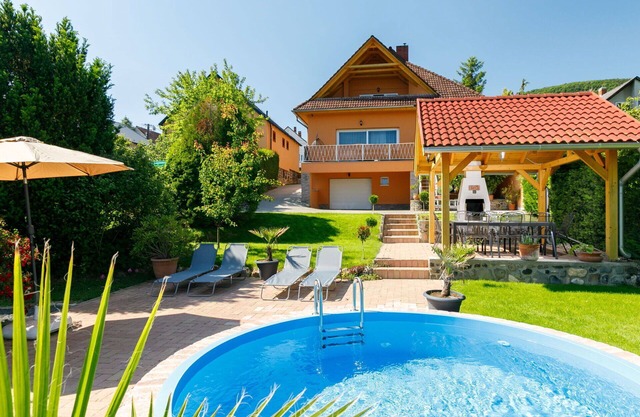 Nice apartment for 8 guests with private pool, WIFI, A/C, TV, patio and parking