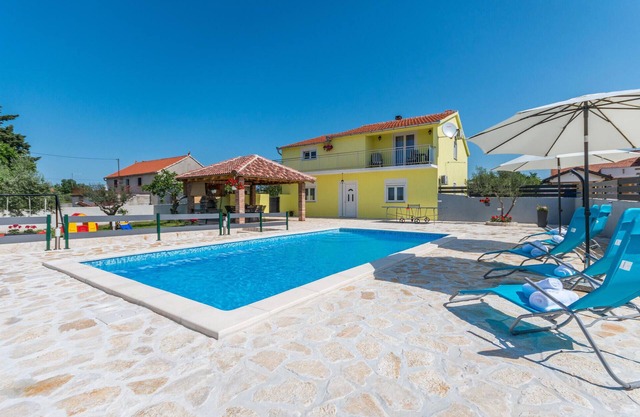 Nice apartment in Gornje Rastane