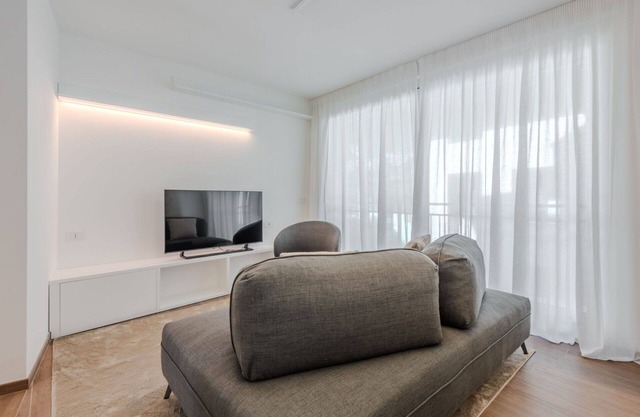 Nice apartment in villa for 6 people with WIFI, TV and parking