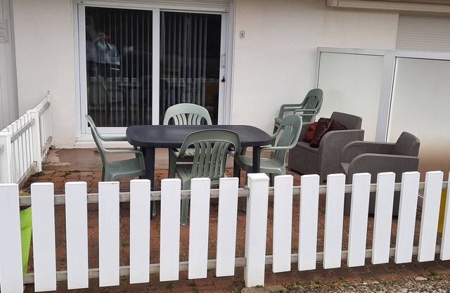Nice apartment with terrace 200m from the beach in STELLA PLAGE