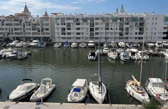 Nice flat with canal view swimming pool AV-69