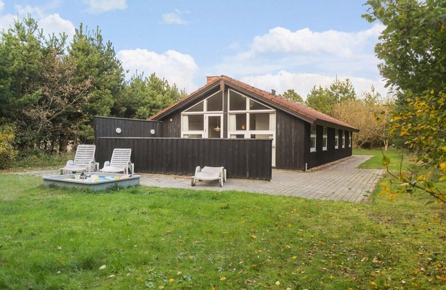 Nice home in Blåvand with sauna