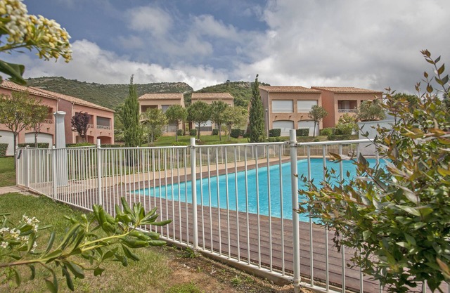 Nice T2 - St-Florent, 5 min from the beach, with swimming pool
