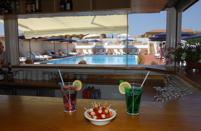 Nice T3 (2 bedrooms) 6 pers. 250m from the SEA with HEATED SWIMMING POOL & TENNIS (4)